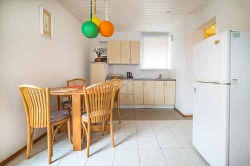 Neringa Apartment | Family-Friendly Getaway at Šalia Marių Near the Lake