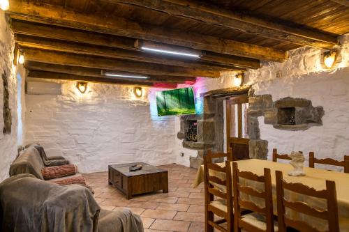 Koper Villa | Pet-Friendly Šeki Šest: 4-Star Haven with Top Ratings