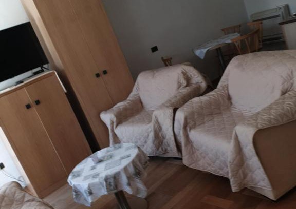 Brda Apartment | Cozy Šmartno Apartmaji Sobe Joško with Breakfast & Kitchen