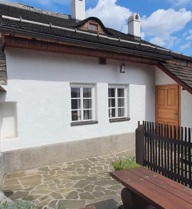 Sztramberk Apartment | Pet-Friendly Retreat with Ocean Views at Štramberk V Kútě
