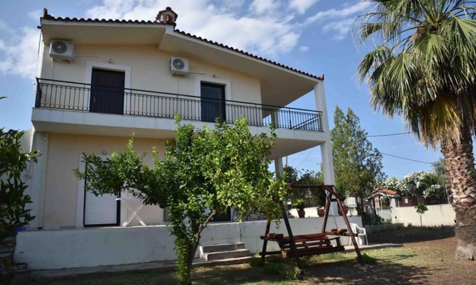 Eretria Apartment | Cozy Apartment for 4 with Scenic Views and Family Amenities