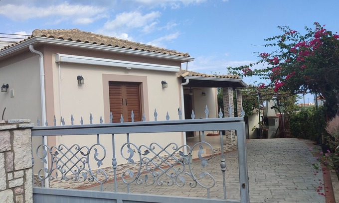 Aipeia House | Άνετο σπίτι κοντά στην παραλία