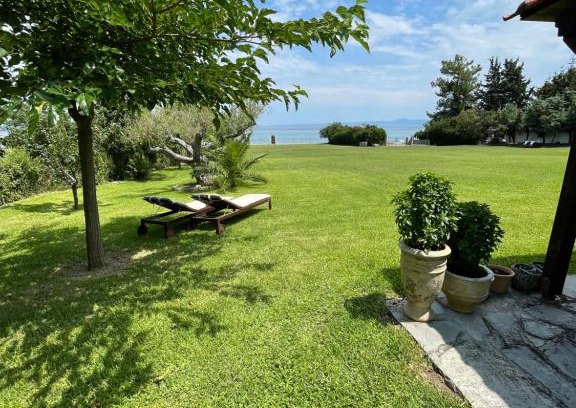 Polichrono Villa | Relax at Ήλιος Villa with Oceanfront Views & Pool Access
