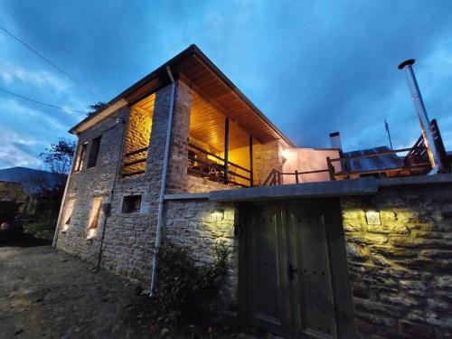 Konitsa House | Discover Villa Exohi: Highly Rated & Family Friendly Stay