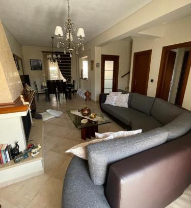 Kalambaka Villa | Family-Friendly Mezoneta with Exceptional 9.8 Rating