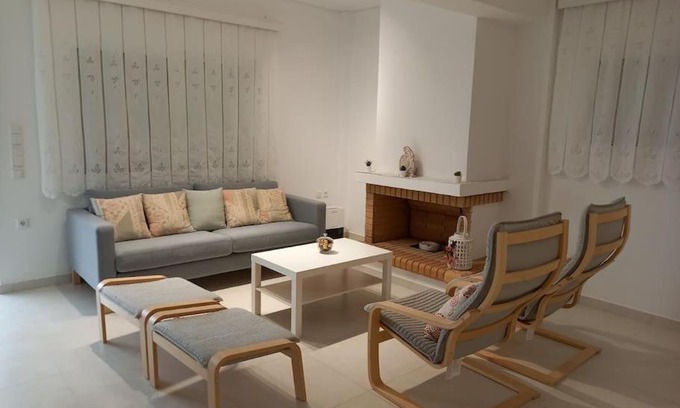 Aipeia Apartment | Villa Avra: Family-Friendly Retreat with a 9.5 Guest Rating