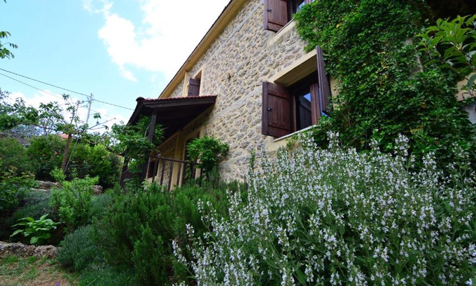 Ano Trikala House | Discover En Arhi: Family-Friendly Retreat with 9.6 Rating