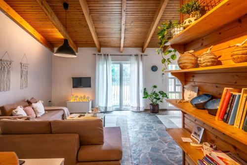 Rio House | Pet-Friendly Retreat in Rio with 9.2/10 Guest Rating