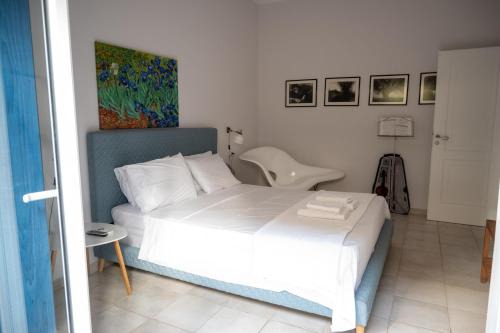 Korinthos Apartment | Oceanfront Retreat with Garden and Pet-Friendly Amenities