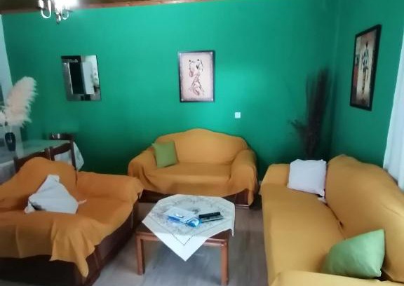 Palamas Apartment | Cozy Getaway at Το σπίτι στο λοφο - Pet and Child Friendly