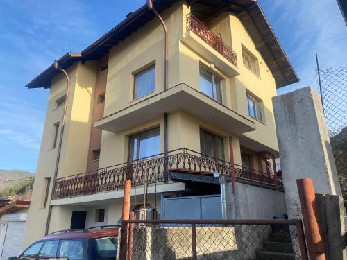 Sapareva Banya House | Guest Rated 9.7: Discover the Comfort of Анелия Hotel