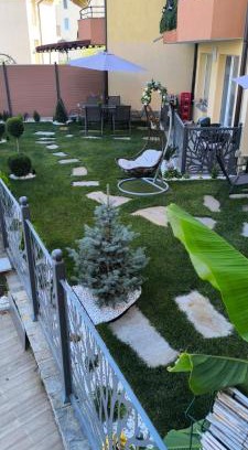Sveti Vlas Apartment | Cozy Beachfront Two-Bedroom Apartment at Dani