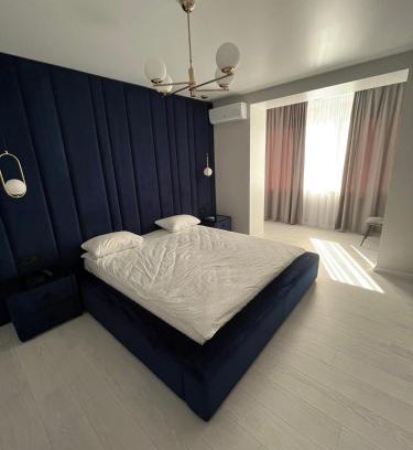 Khmelnitskiy Apartment | Child-Friendly Апартаменти Люкс3 - Guest Rated 9.6/10