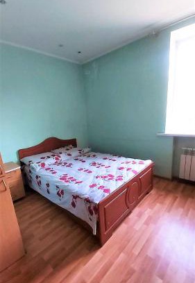 Dniprovs'kyi District Apartment | Pet & Child Friendly Apartments on Voskresenka Street
