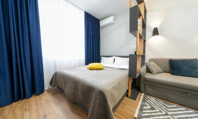 Obolons'kyi District Apartment | Eco-Friendly MYFREEDOM Apartments Near Почайна Metro