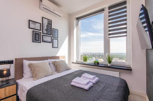 Holosiivskyj Apartment | Eco-Friendly MYFREEDOM Видові Апартаменти with Hot Tub
