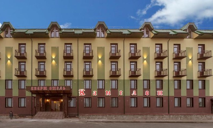 Pskov Apartment | Cozy Apartments at Hotel Camelot - Pet Friendly Getaway