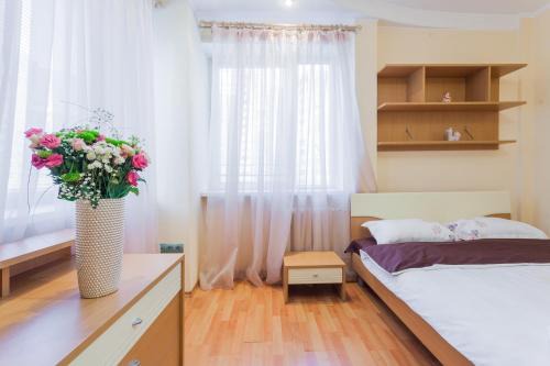 Dniprovs'kyi District Apartment | Convenient Apartments Near MVB with Family-Friendly Amenities