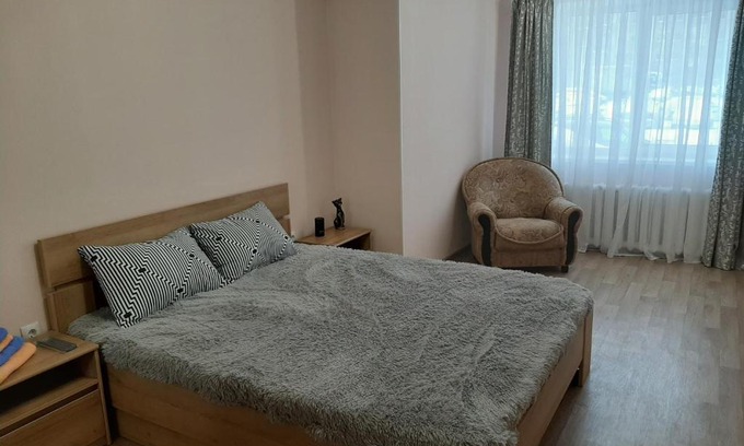 Tsentralnyy okrug Apartment | Top-Rated Апартаменты на Муравленко with Wheelchair Access