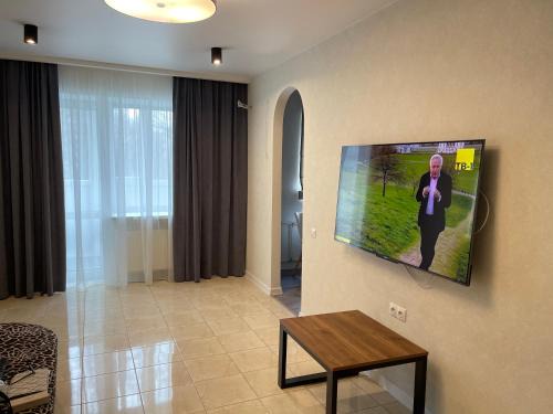 Babushkins'kyi district Apartment | Family-Friendly Apartments on Titova with High Guest Ratings