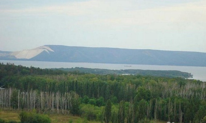 Tolyatti Apartment | Scenic Apartments with Volga River Views and Oceanfront Access