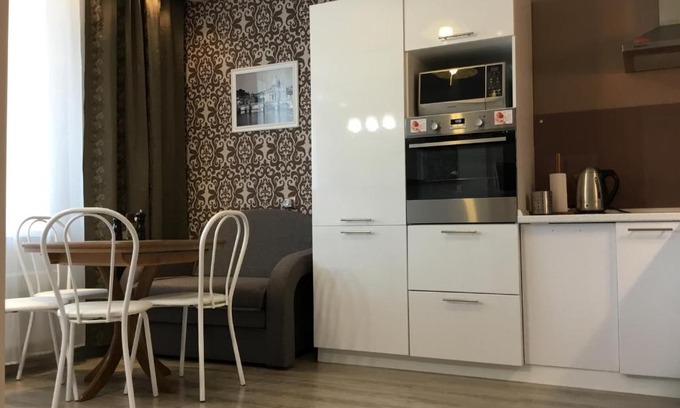 Patrusheva Apartment | Guest Rated 10/10: Апартаменты у Кристалла Awaits You