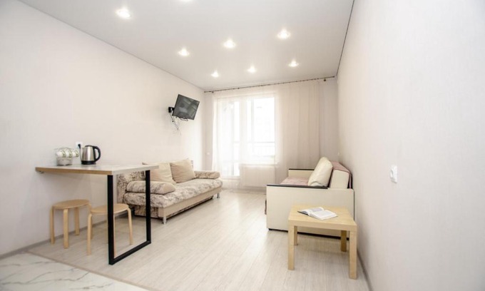 Kazan Apartment | Cozy Apartment Near Ametyevo Metro with Breakfast & Hot Tub