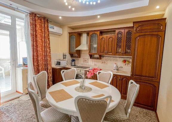 Berdsk Apartment | Family Beach Apartments with Oceanfront Views & Hot Tub