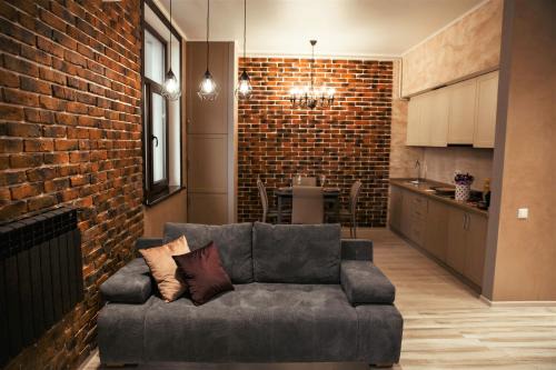 Uman Apartment | Central Uman Square Apartment: Excellent 9/10 Rating & Breakfast
