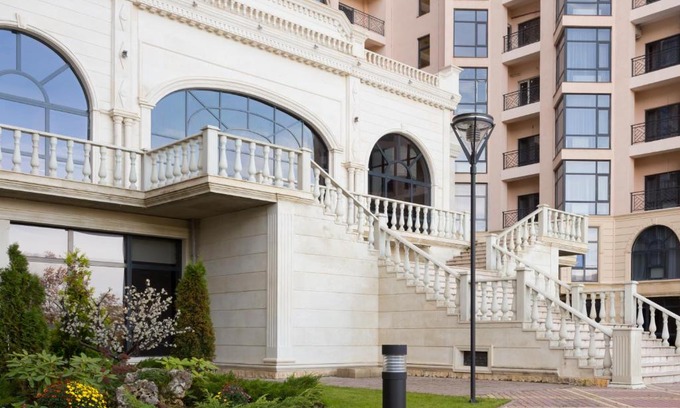 Kislovodsk Apartment | Discover Green Park Apartments: Rated 10/10 with Pool & Hot Tub