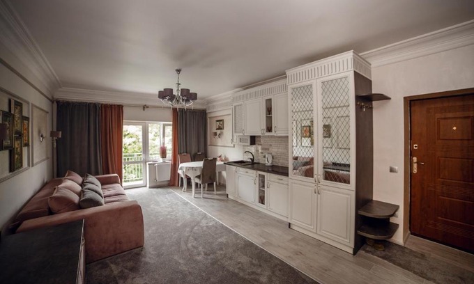 Polyana Apartment | Elegant LUXURY LAVANDER: Oceanfront with Private Pool