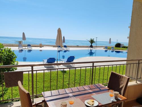 Obzor Apartment | Beachfront Apartment at Obzor Beach Resort with Ocean Views