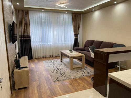 Velingrad Apartment | Guest Rated 10/10: Апартамент ВАНЕСА with Family-Friendly Amenities