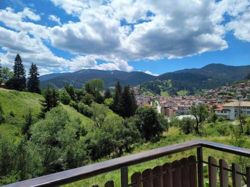 Chepelare Apartment | Guest-Rated Apartment Alexander: Child-Friendly Comfort