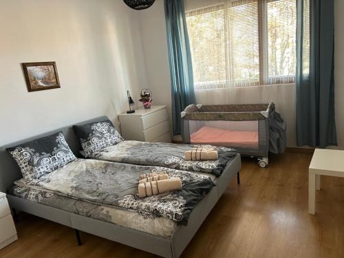 Kazanlak Apartment | Family-Friendly АПАРТАМЕНТ МАЯ: Two-Bedroom Retreat