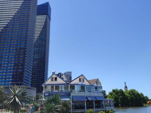 Batumi Apartment | аппартаменты ORBI CITY