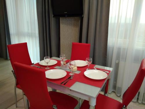 Odessa City Center Apartment | Astashkina: Family-Friendly Getaway with Pool & Spa