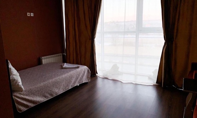 Bugach Hotel | Comfortable Stay at Белые Ночи with Breakfast & Hot Tub