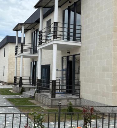 Cholpon-Ata Apartment | Beachfront Retreat at Берег 5: Family-Friendly Getaway