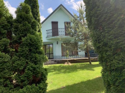 Volyn Oblast Villa | Oceanfront Retreat at Бояринка: Family-Friendly Getaway