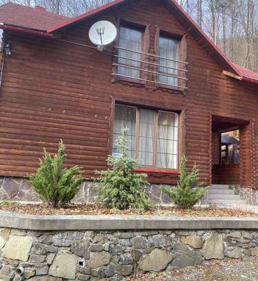 Turya Paseka House | Cozy Mountain Retreat with Spa & Private Pool Amenities