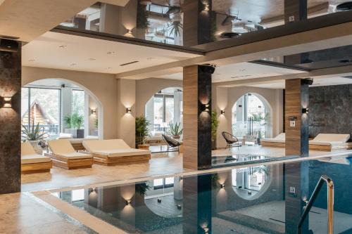 Yaremche Hotel | Discover Relaxation at Ведмежа гора Panorama Spa Resort