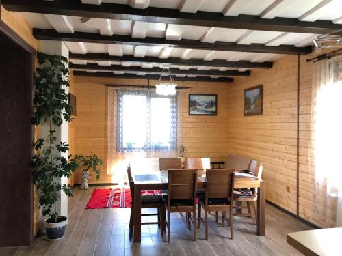 Zhdeniyevo Apartment | Pet-Friendly Retreat at Willow Yard with Pool & Spa Access