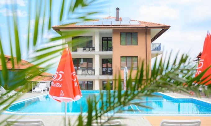 Sapareva Banya House | Discover Comfort at Вила Влахов with Pool & Breakfast