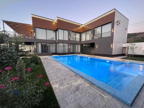 Uzbekistan Villa | Villa Retreat with Pool, Hot Tub & Pet-Friendly Charm