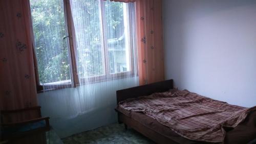 Primorski House | Cozy Getaway at Zlaten Pyasatsi with Oceanfront Amenities