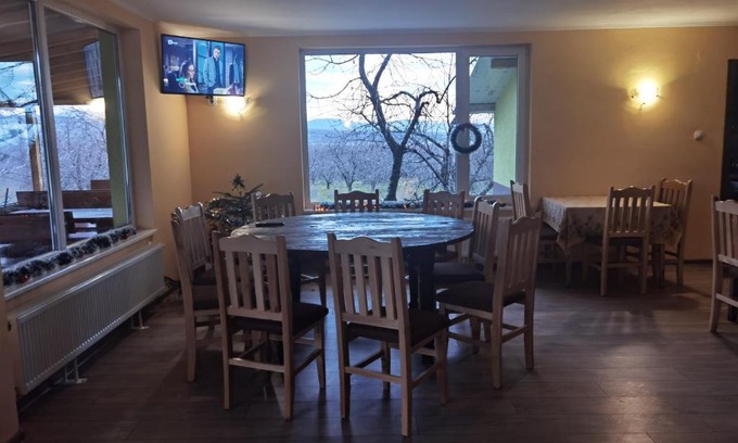 Septemvri House | Welcoming Винарна-Славовица: Family-Friendly Retreat