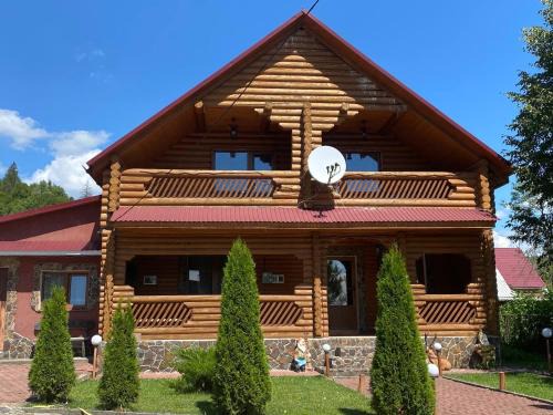 Plavya House | Relaxing Retreat in the Carpathians with Pool Access