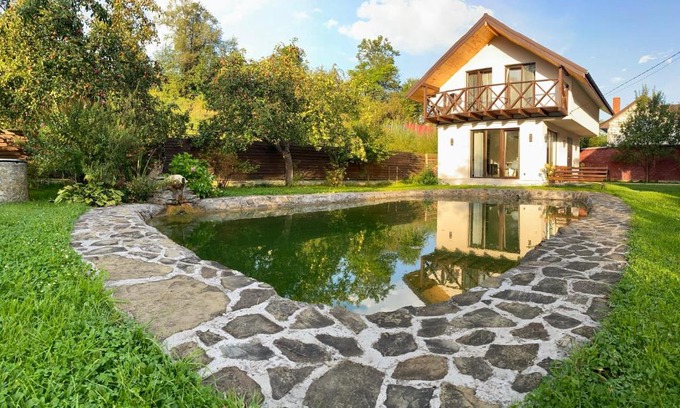 Yaremche Villa | Pet-Friendly Villa Bovch: Guest Rated 9.8/10