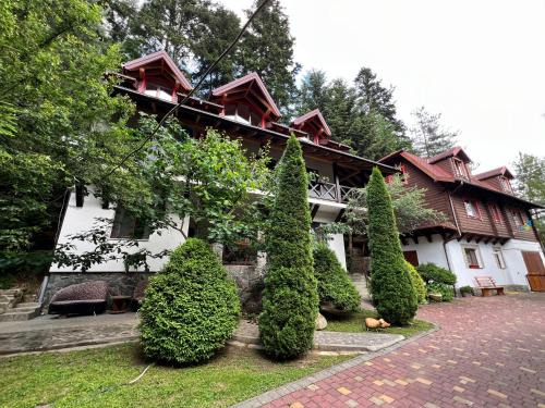 Skhidnytsya Apartment | Cozy Villa Lisova: Pet-Friendly Retreat with Spa Access
